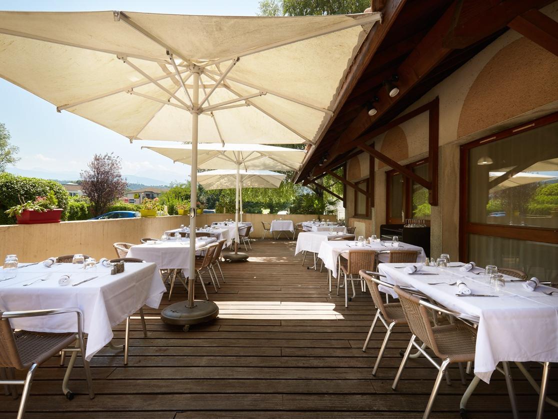 Hotel Logis Des Trois Massifs Claix  Exterior foto
